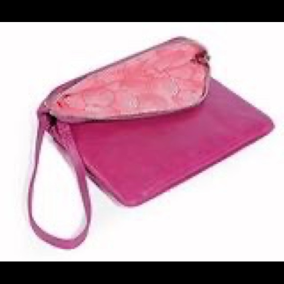 Hobo Daria Magenta Convertible Crossbody Clutch - Picture 4 of 7
